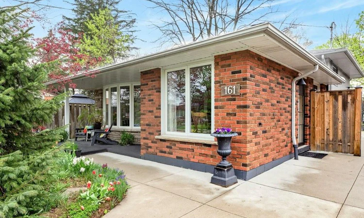 161 Manning Avenue