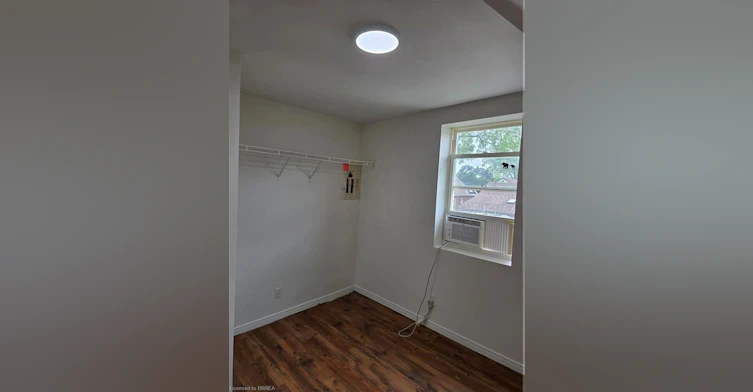 Upper-42 Sheridan Street, Brantford, ON, N3T 2P9 - 8