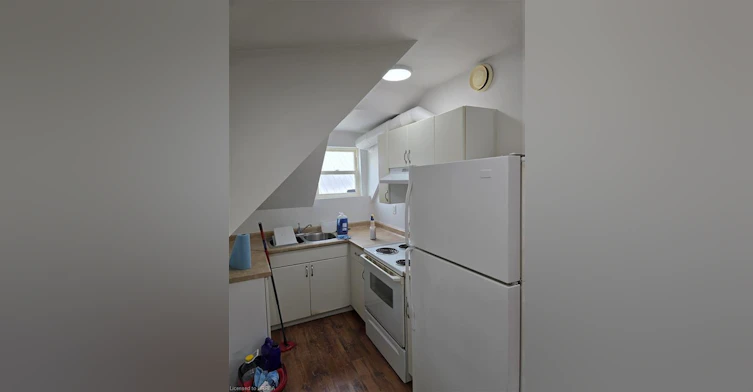 Upper-42 Sheridan Street, Brantford, ON, N3T 2P9 - 4