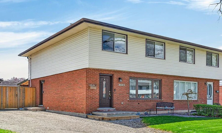 254 St Andrews Drive