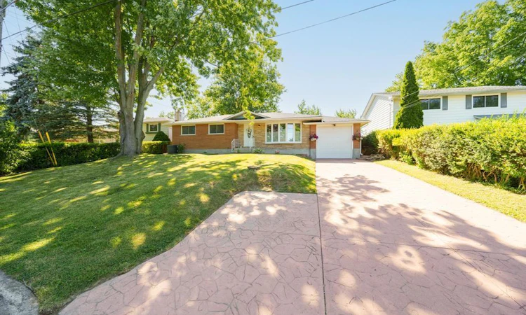 7 Wallis Avenue