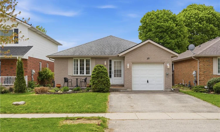 38 Cardinal Drive