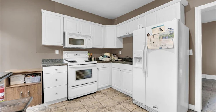 738 King Street W, Hamilton, ON, L8S 1J8 - 8