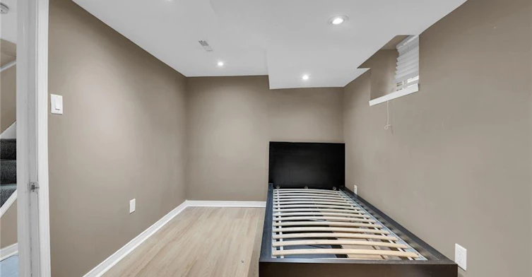 738 King Street W, Hamilton, ON, L8S 1J8 - 30
