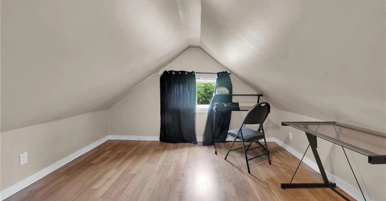 738 King Street W, Hamilton, ON, L8S 1J8 - 24