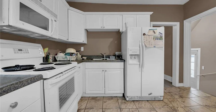738 King Street W, Hamilton, ON, L8S 1J8 - 9