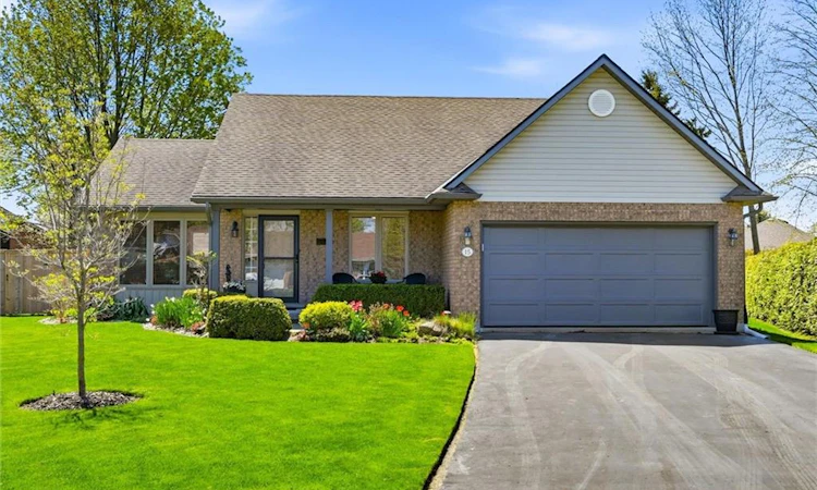 15 Bayshore Court