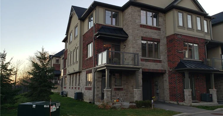38-1169 Garner Road E, Hamilton, ON, L9G 3K9 - 2