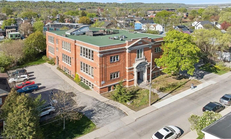 36-357 Hunter Street W