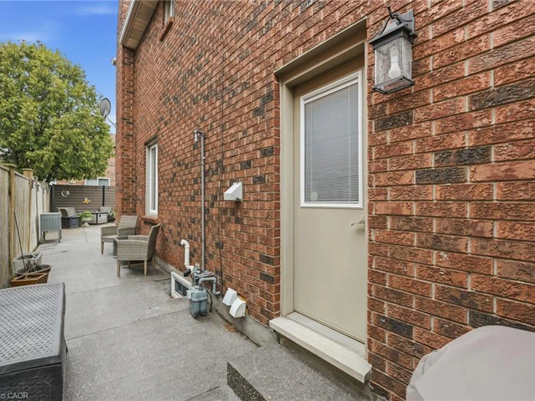 9 Stone Gate Drive, Grimsby, ON, L3M 5C6 - 44