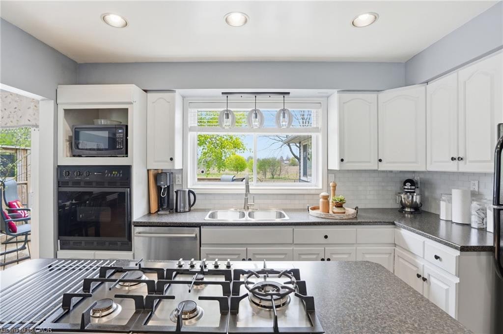 31 Algonquin Avenue, Hamilton, ON, L9H 7K9 - 15