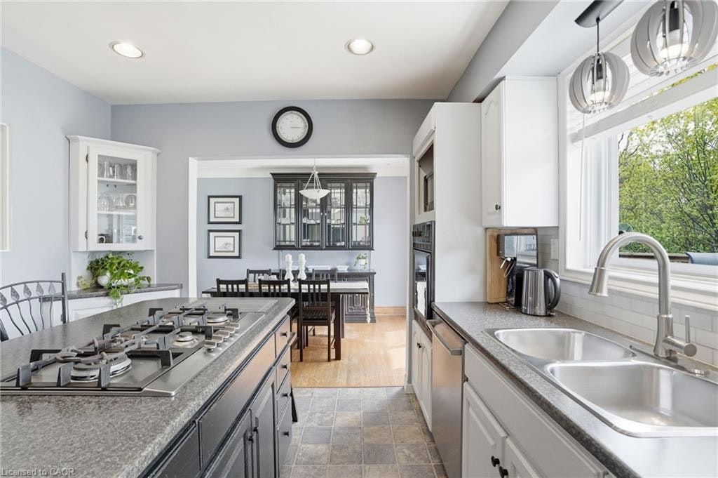 31 Algonquin Avenue, Hamilton, ON, L9H 7K9 - 16