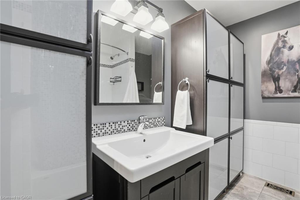 31 Algonquin Avenue, Hamilton, ON, L9H 7K9 - 25