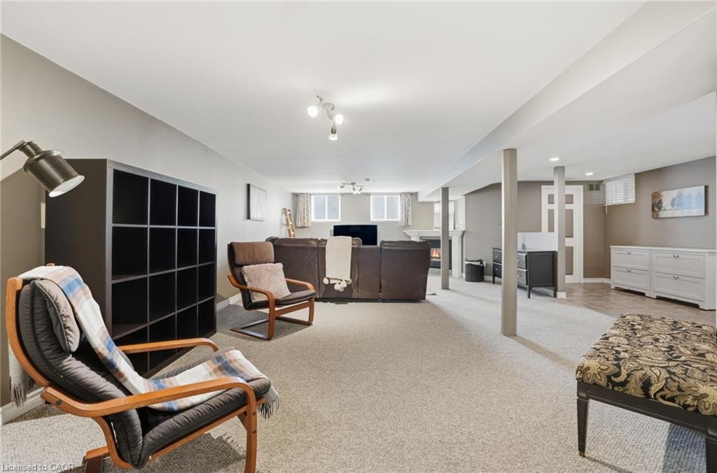 31 Algonquin Avenue, Hamilton, ON, L9H 7K9 - 32