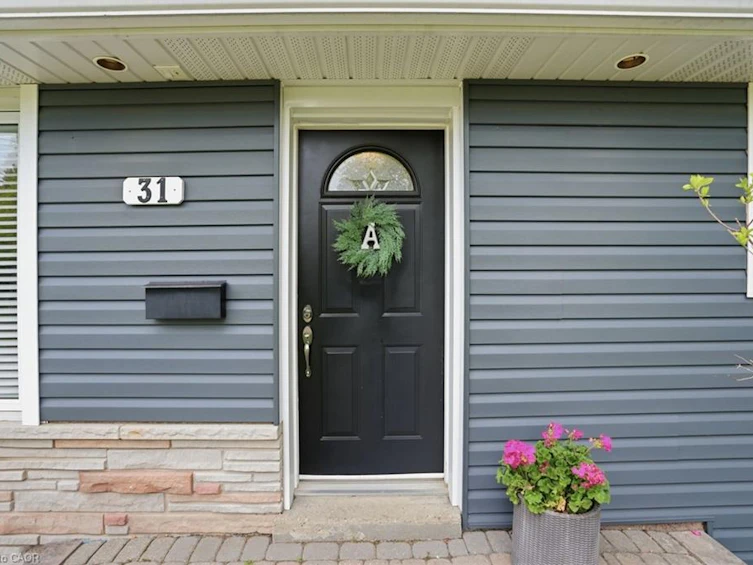 31 Algonquin Avenue, Hamilton, ON, L9H 7K9 - 3