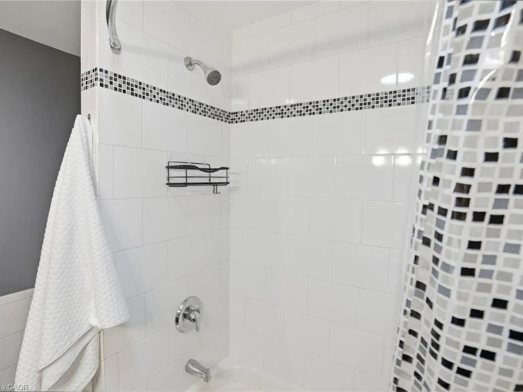 31 Algonquin Avenue, Hamilton, ON, L9H 7K9 - 25