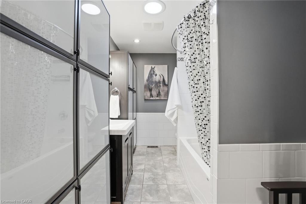 31 Algonquin Avenue, Hamilton, ON, L9H 7K9 - 24