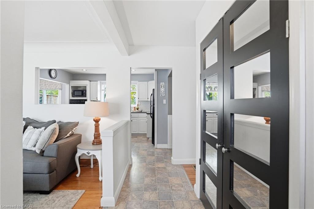 31 Algonquin Avenue, Hamilton, ON, L9H 7K9 - 6