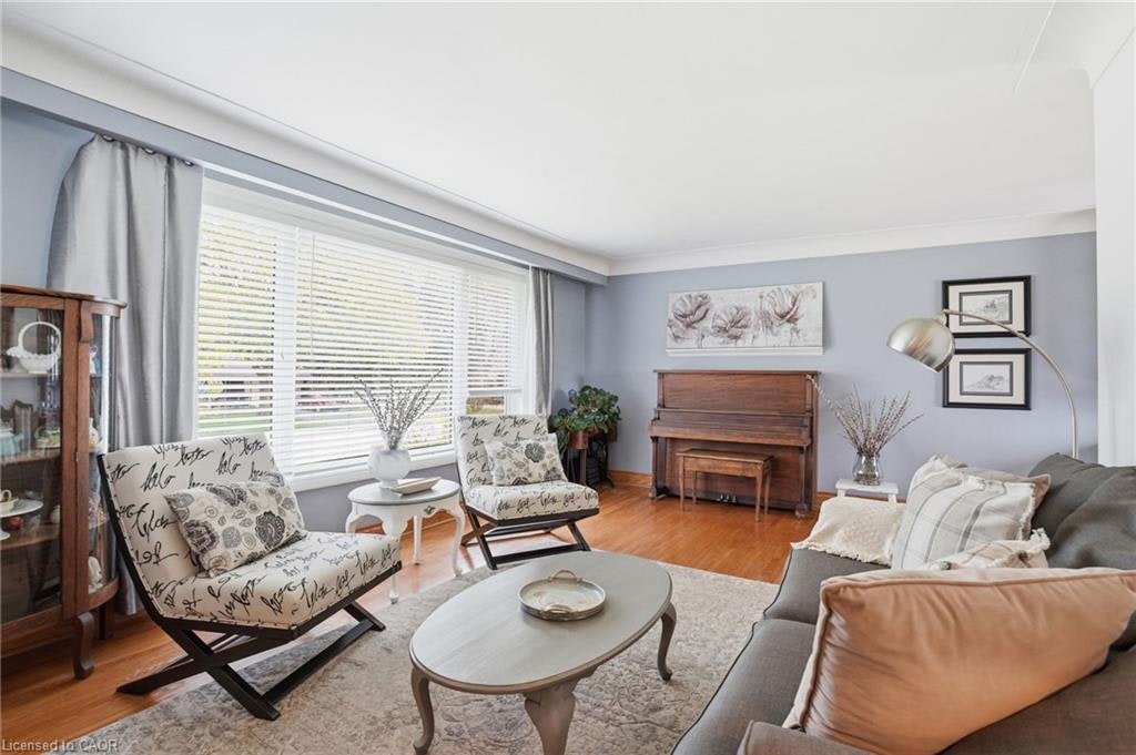 31 Algonquin Avenue, Hamilton, ON, L9H 7K9 - 9