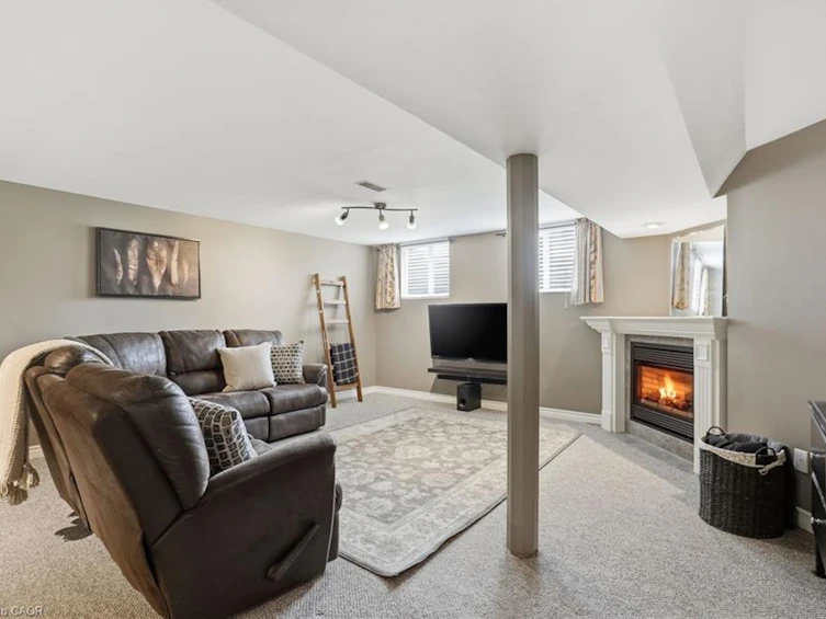 31 Algonquin Avenue, Hamilton, ON, L9H 7K9 - 29