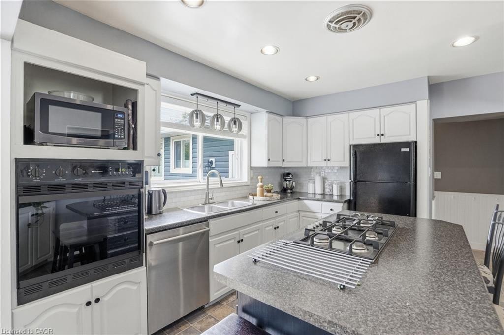 31 Algonquin Avenue, Hamilton, ON, L9H 7K9 - 14