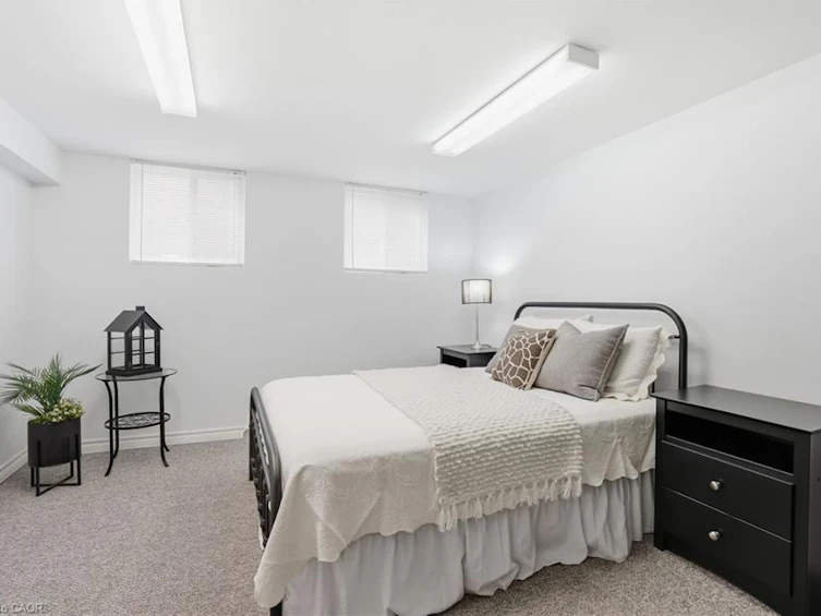 31 Algonquin Avenue, Hamilton, ON, L9H 7K9 - 34