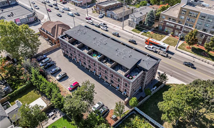 213-760 Lakeshore Road E