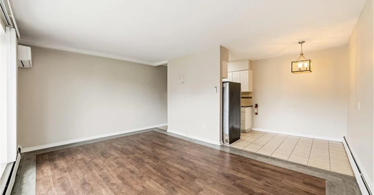 203-326 Hunter Street E, Hamilton, ON, L8N 1N6 - 4