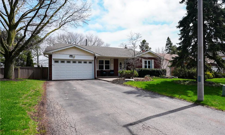 1266 Lakeview Drive
