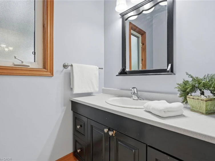 21 Brian Boulevard, Hamilton, ON, L8B 0C7 - 21