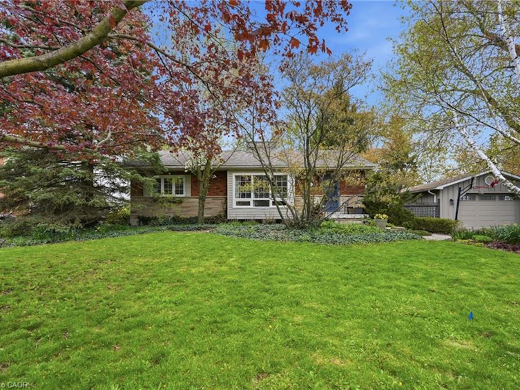 21 Brian Boulevard, Hamilton, ON, L8B 0C7