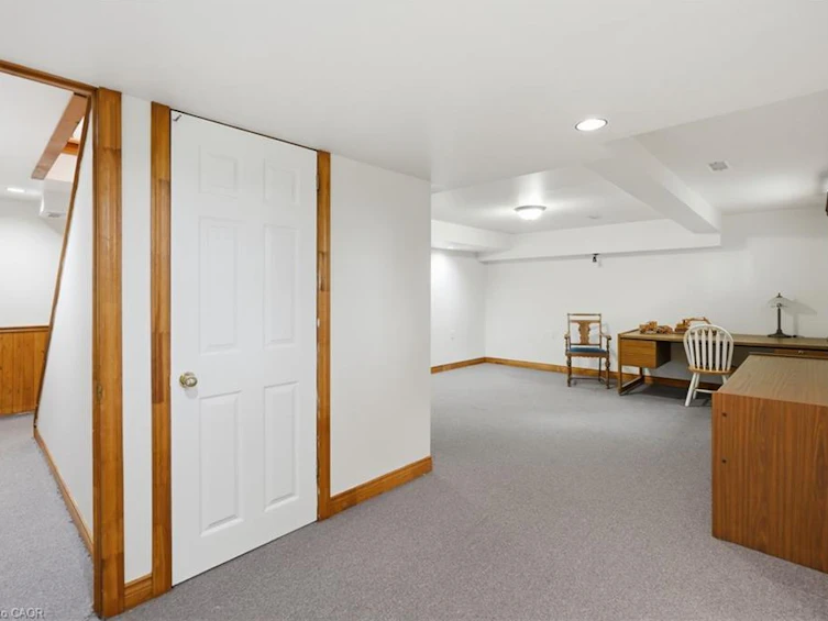 21 Brian Boulevard, Hamilton, ON, L8B 0C7 - 32