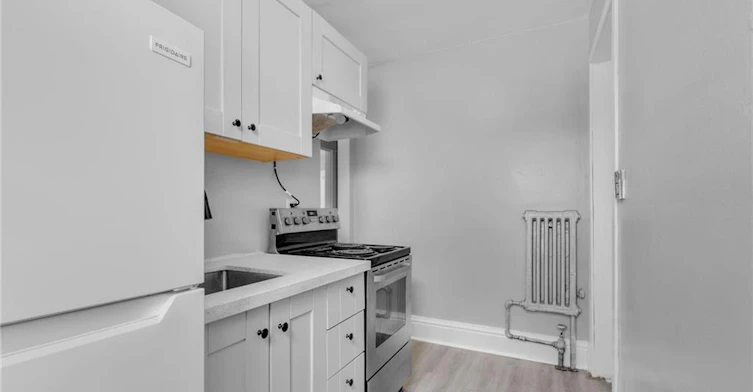 8-5 Fairholt Road, Hamilton, ON, L8M 2S9 - 12