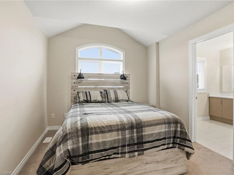 19 Mia Drive, Hamilton, ON, L9B 0K1 - 22