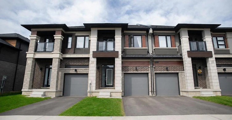31 Wakeling Drive, Brantford, ON, N3V 0B8