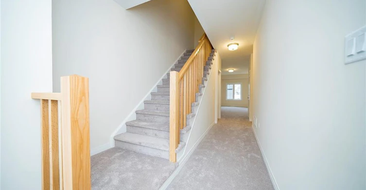 31 Wakeling Drive, Brantford, ON, N3V 0B8 - 3