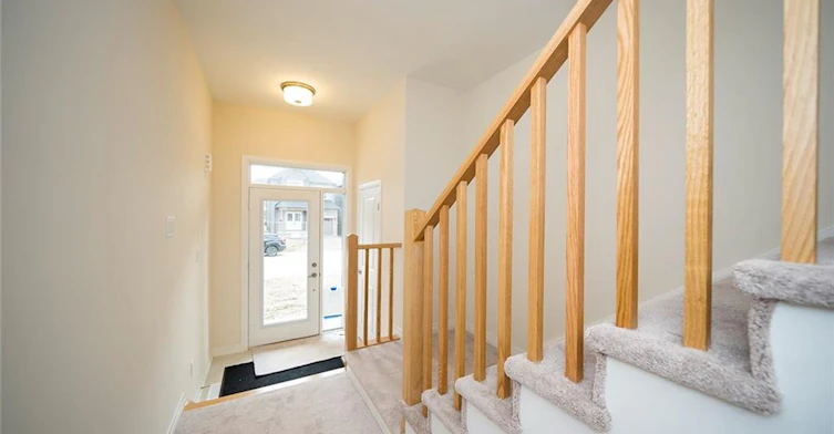 31 Wakeling Drive, Brantford, ON, N3V 0B8 - 2