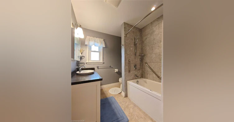 18 Dunbar Road S, Waterloo, ON, N2L 2E1 - 16