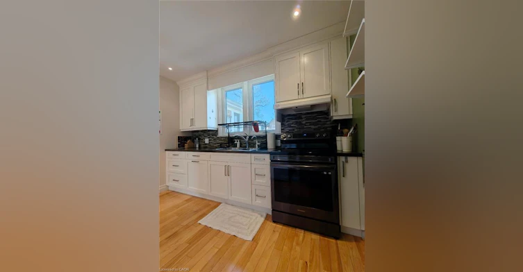 18 Dunbar Road S, Waterloo, ON, N2L 2E1 - 13