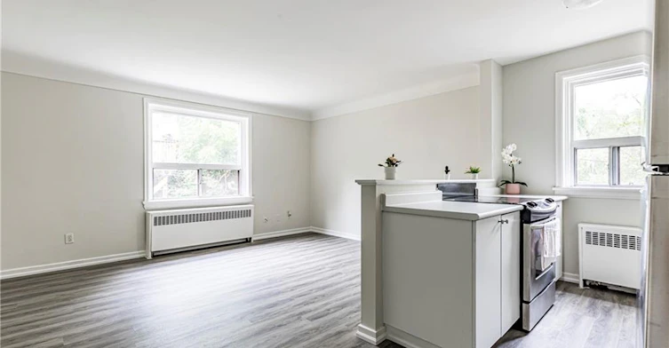 303-118 St. Joseph's Drive, Hamilton, ON, L8N 2E7 - 4
