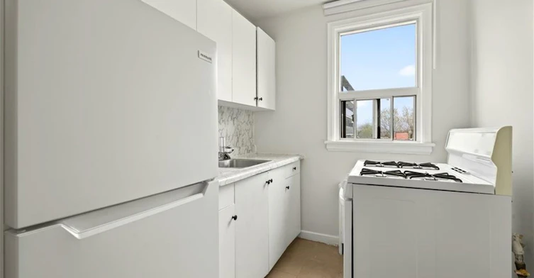 303-118 St. Joseph's Drive, Hamilton, ON, L8N 2E7 - 9