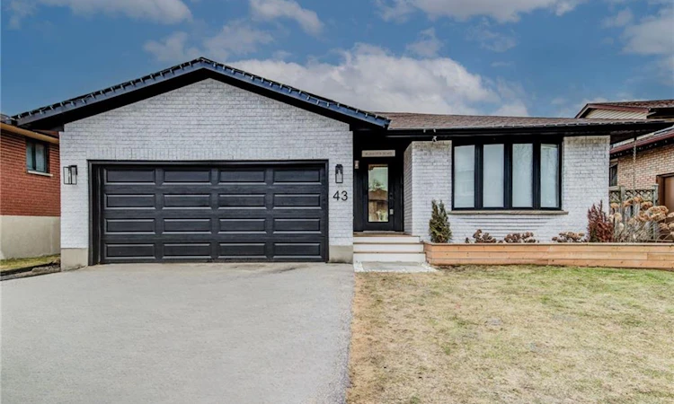 43 Southview Crescent