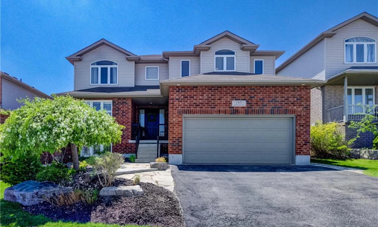 195 Westcliff Way