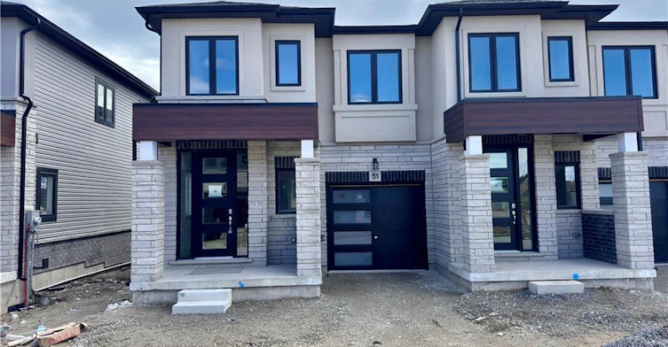 51-155 Equestrian Way, Cambridge, ON, N3E 0E8