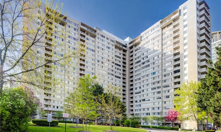 2013-3590 Kaneff Crescent