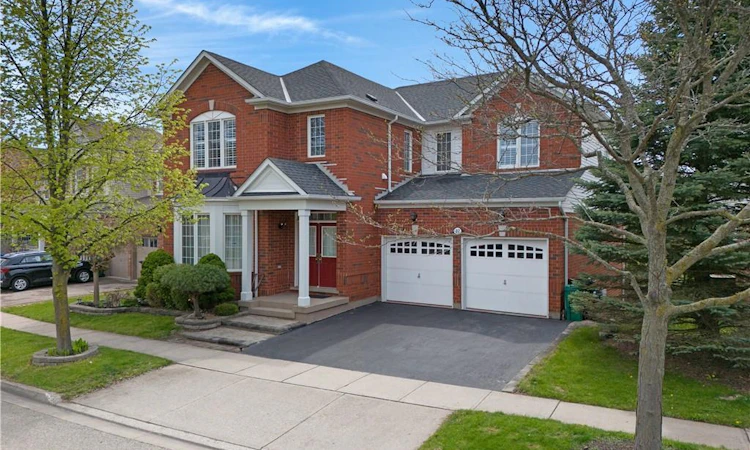 27 Glazebrook Crescent
