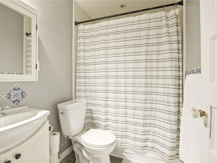 15 Kirk Street, St. Catharines, ON, L2S 1B8 - 14