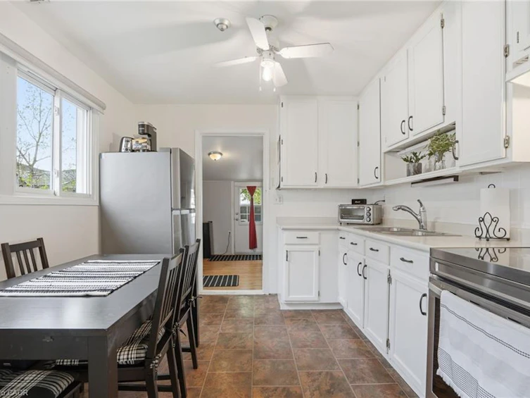 15 Kirk Street, St. Catharines, ON, L2S 1B8 - 9