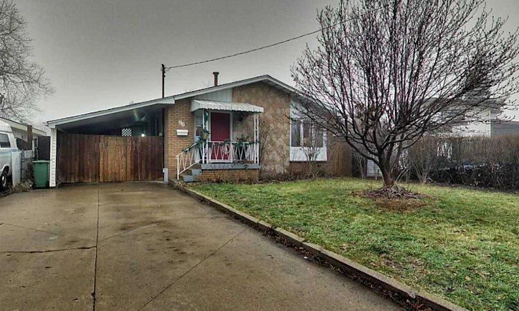 96 Manning Avenue