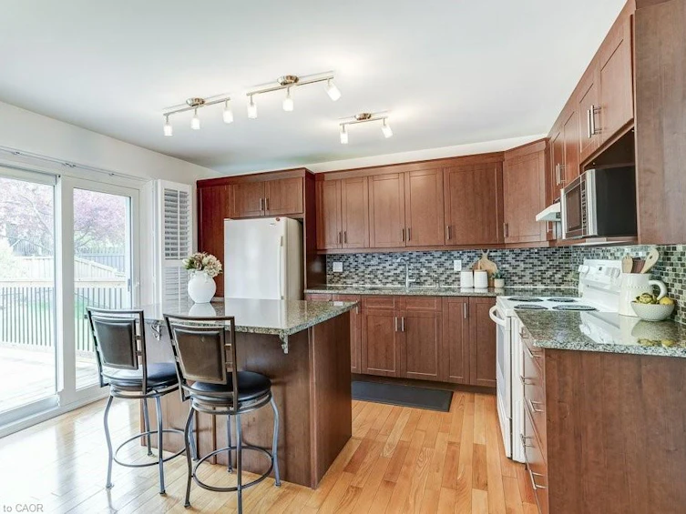 2995 Saint Malo Circle, Mississauga, ON, L5N 1T1 - 9